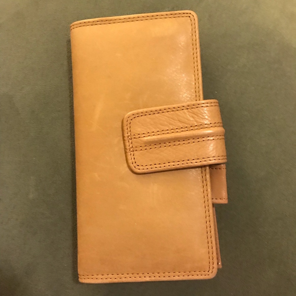 Women’s light brown leather wallet